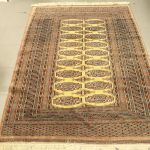 836 8329 ORIENTAL RUG